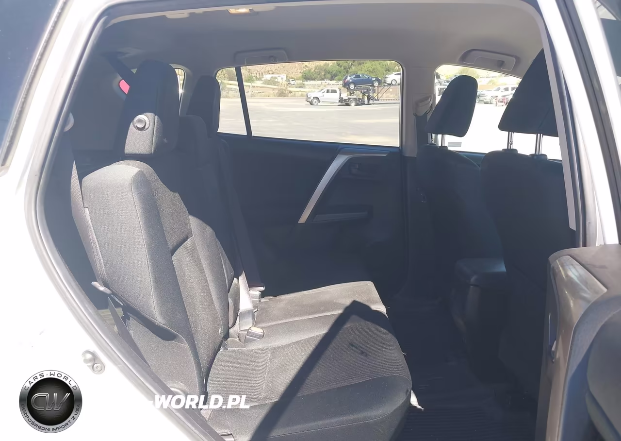 2018 Toyota Rav4 Le VIN:JTMZFREV4JJ727734 - 8