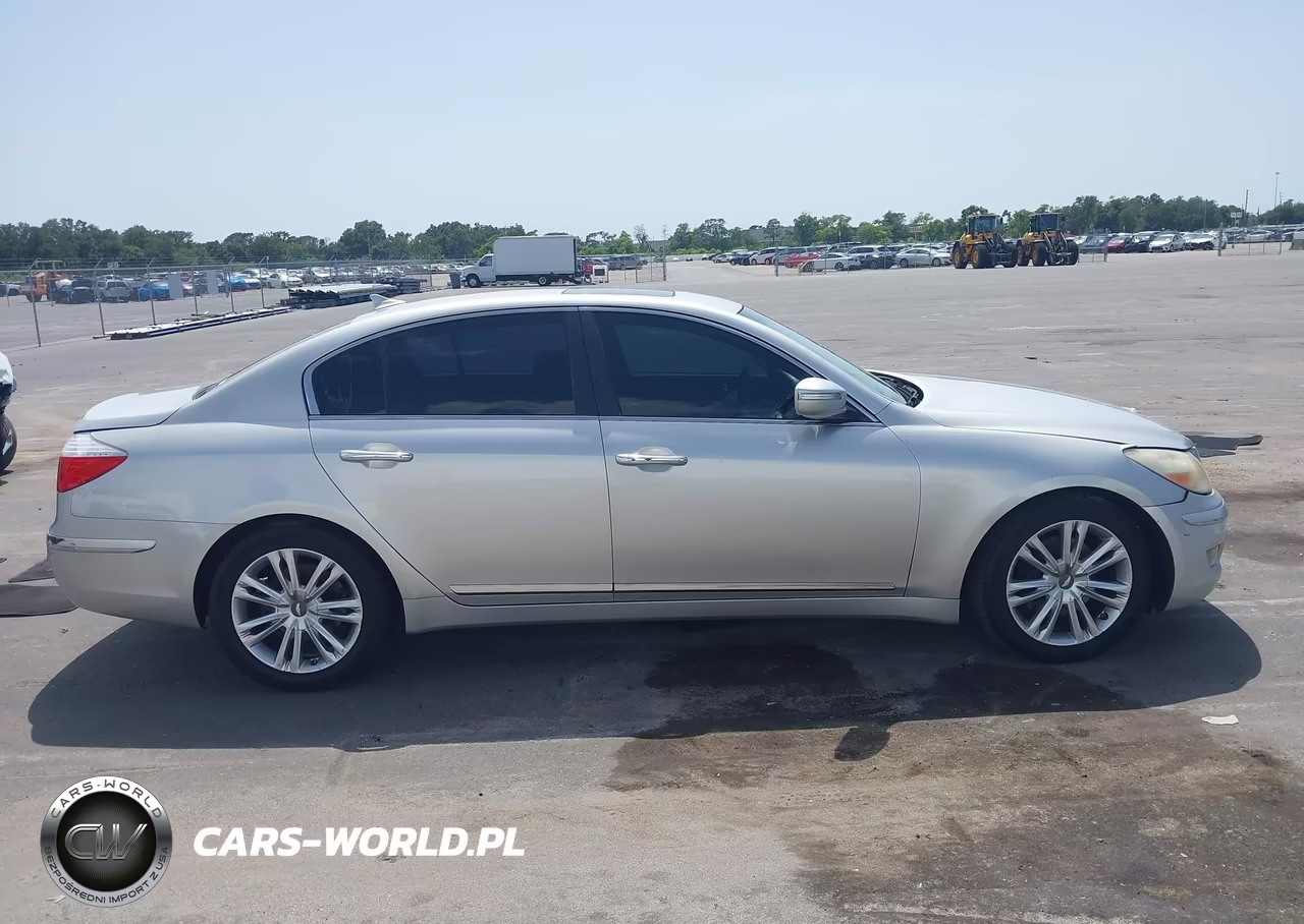 2011 Hyundai Genesis 4.6 VIN:KMHGC4DF9BU114825 - 12