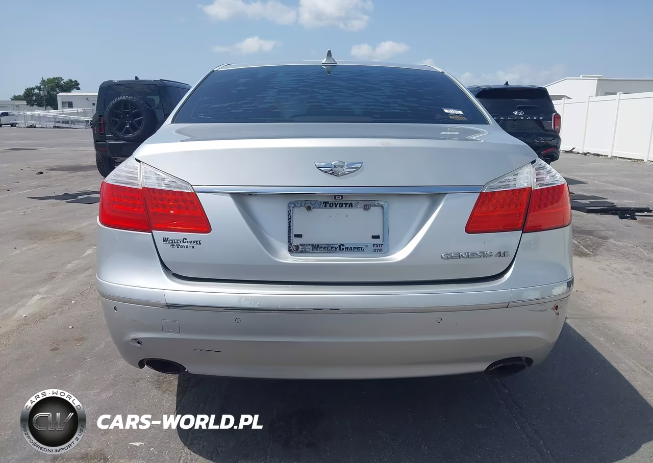 2011 Hyundai Genesis 4.6 VIN:KMHGC4DF9BU114825 - 15
