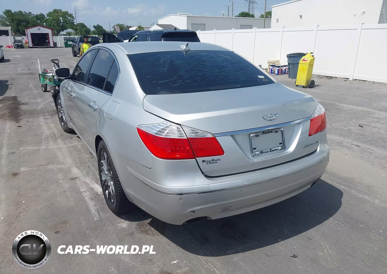 2011 Hyundai Genesis 4.6 VIN:KMHGC4DF9BU114825 - 3