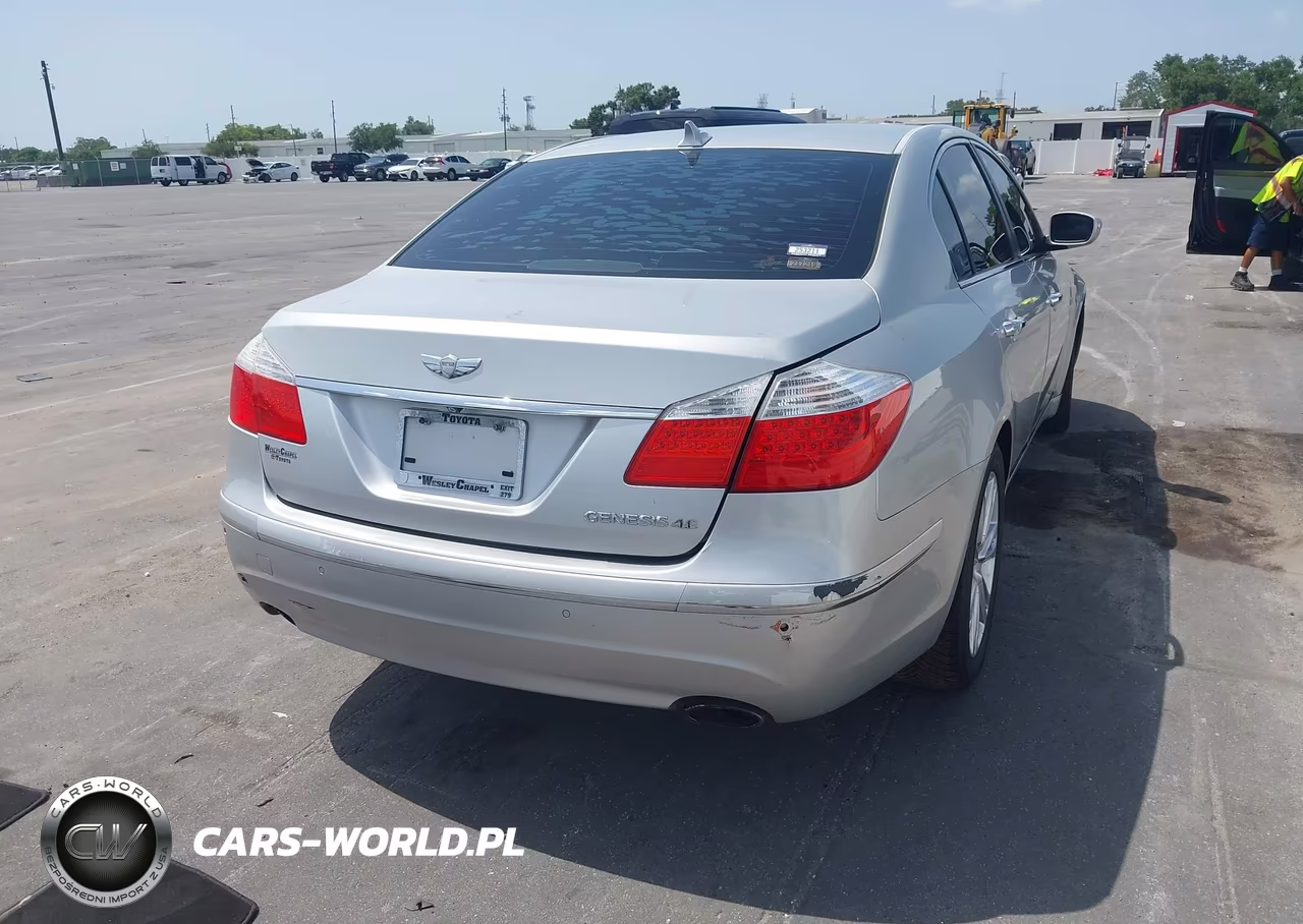2011 Hyundai Genesis 4.6 VIN:KMHGC4DF9BU114825 - 4