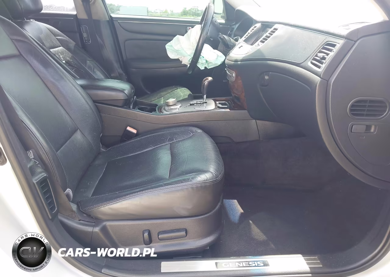 2011 Hyundai Genesis 4.6 VIN:KMHGC4DF9BU114825 - 5