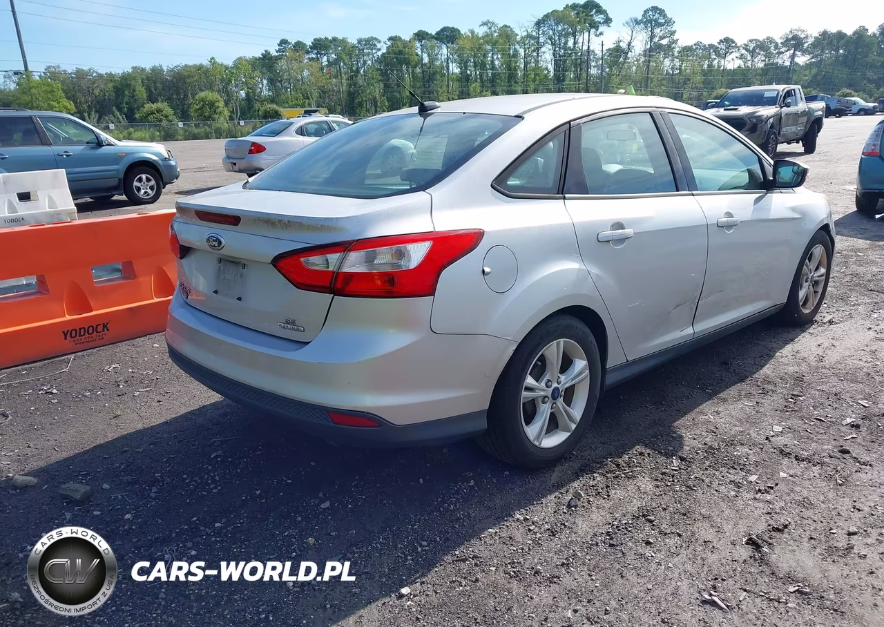 2014 Ford Focus Se VIN:1FADP3F23EL410293 - 4