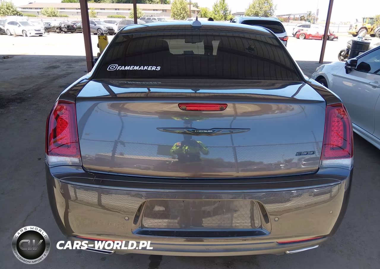 2022 Chrysler 300 Touring L VIN:2C3CCADG7NH214427 - 16