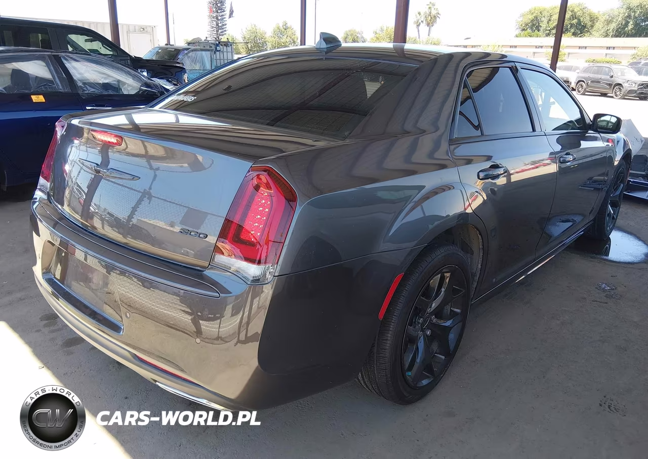 2022 Chrysler 300 Touring L VIN:2C3CCADG7NH214427 - 4