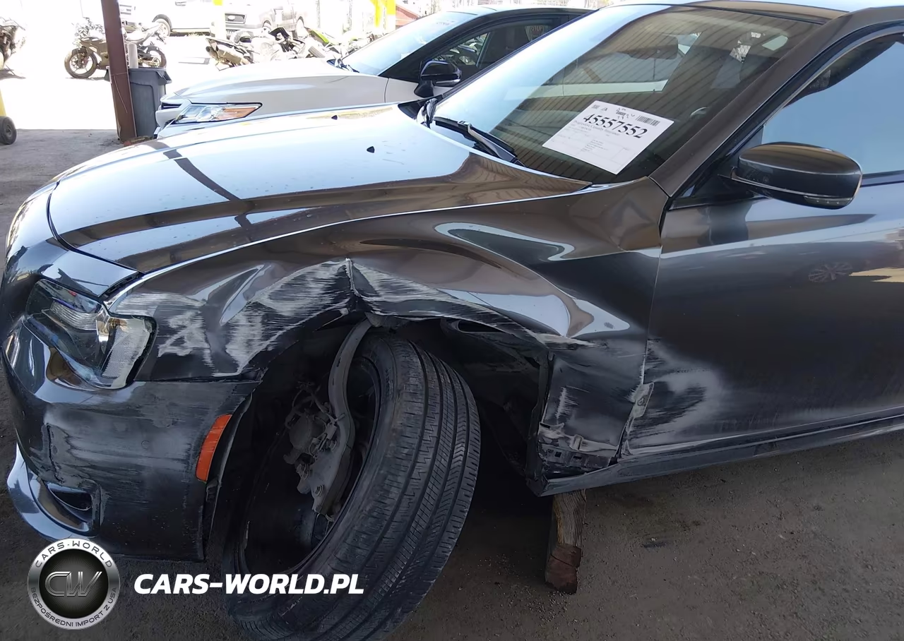 2022 Chrysler 300 Touring L VIN:2C3CCADG7NH214427 - 6