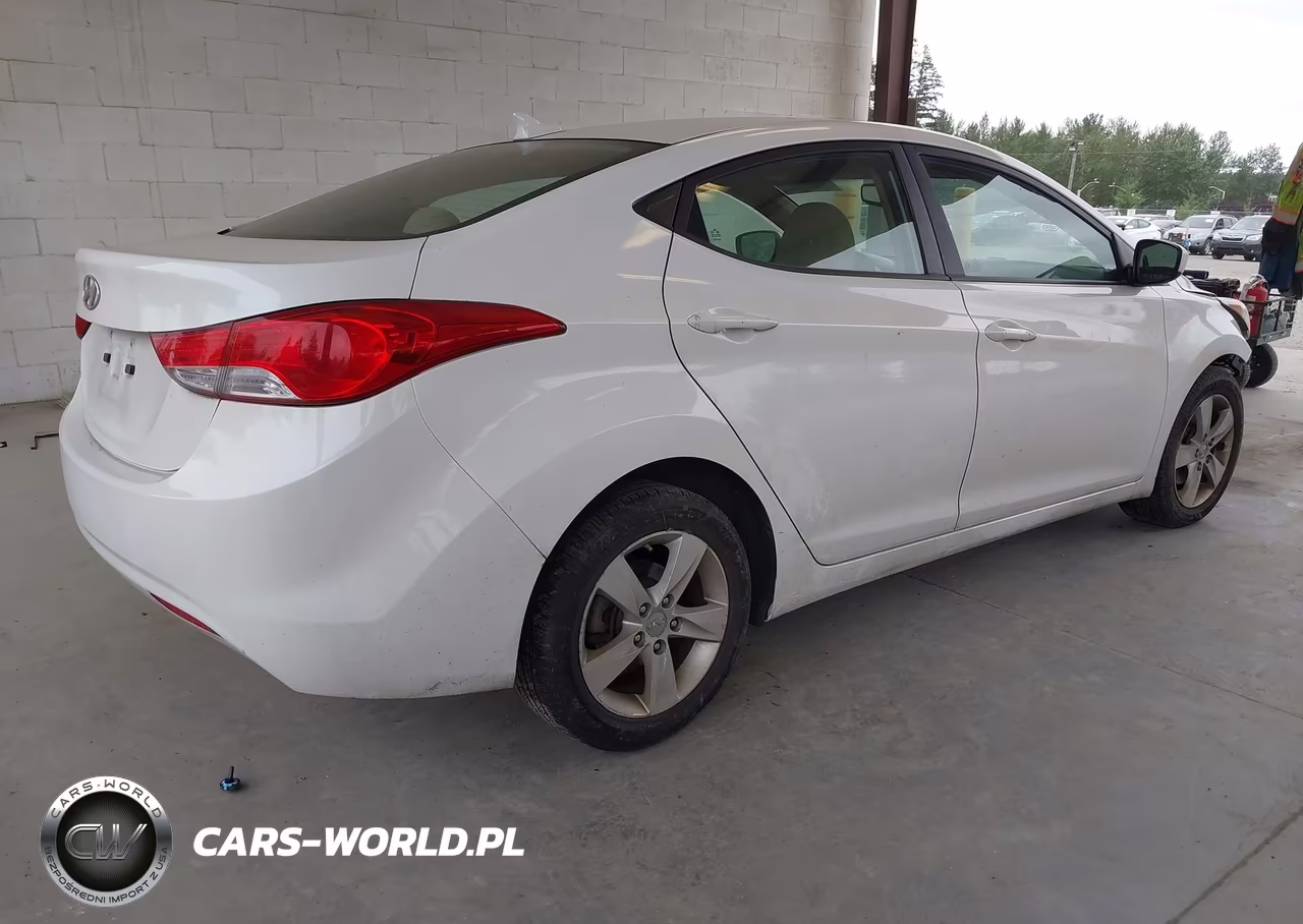 2012 Hyundai Elantra Gls VIN:5NPDH4AE8CH064855 - 4