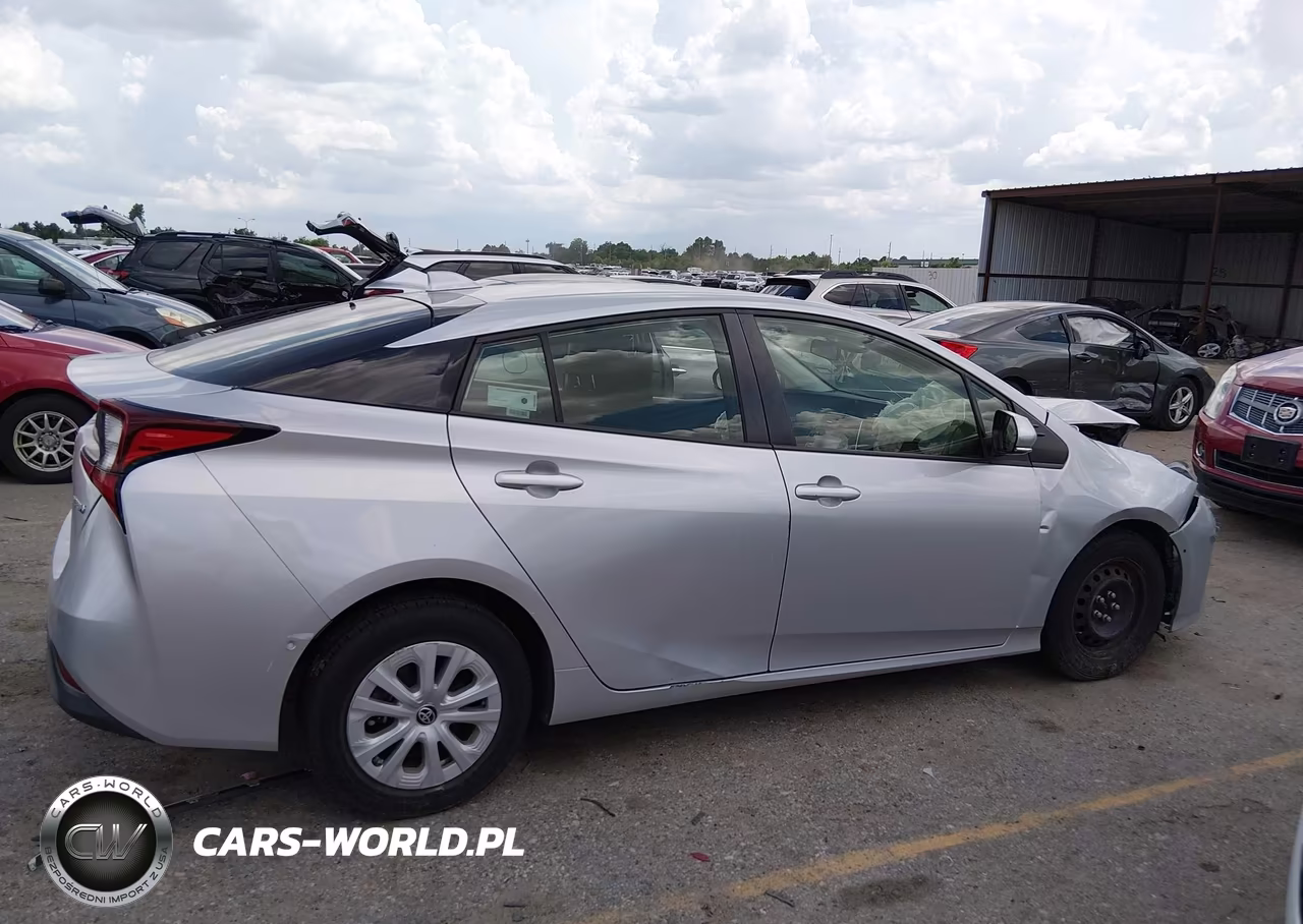 2021 Toyota Prius Le VIN:JTDKAMFU3M3142788 - 13