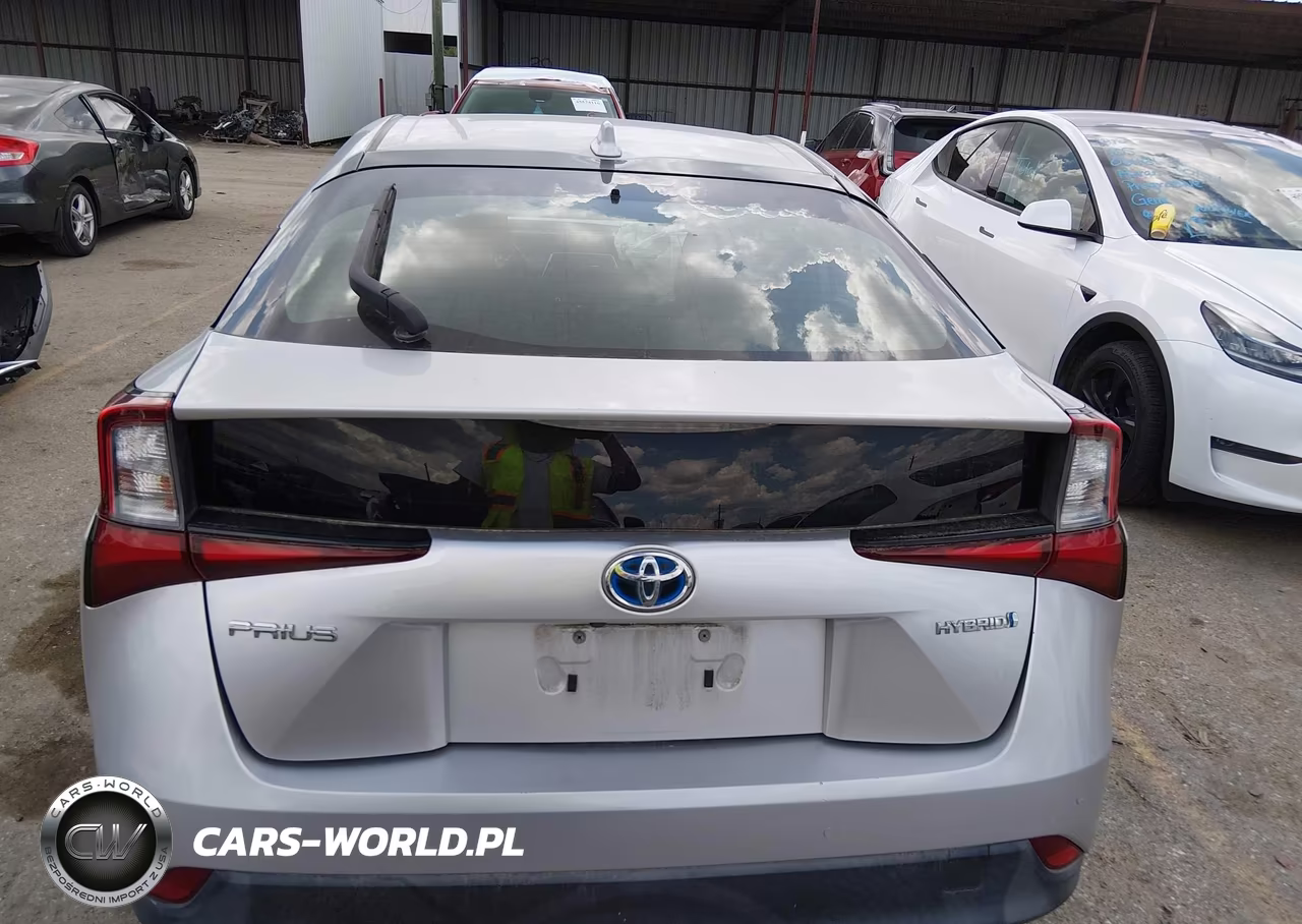 2021 Toyota Prius Le VIN:JTDKAMFU3M3142788 - 16