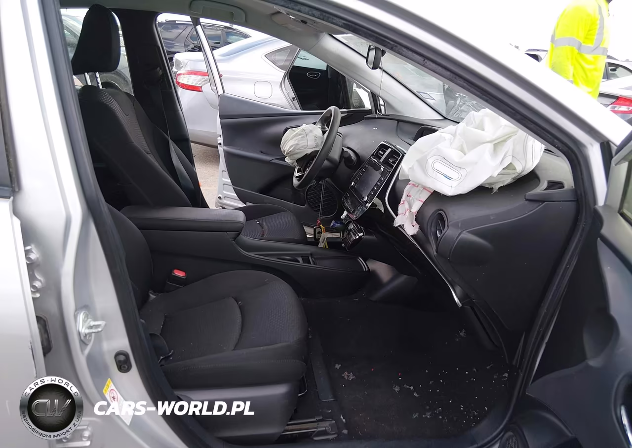 2021 Toyota Prius Le VIN:JTDKAMFU3M3142788 - 5
