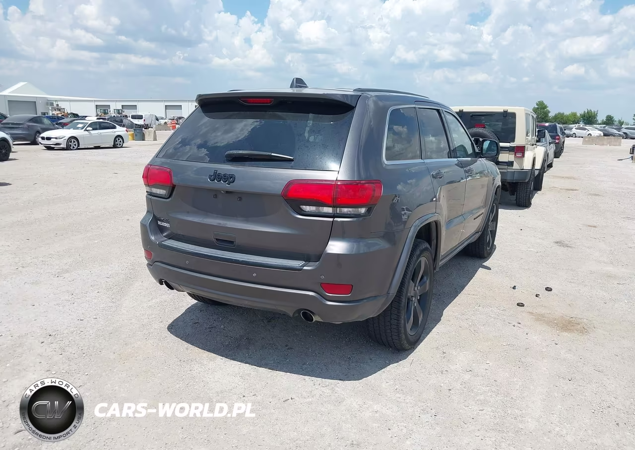 2015 Jeep Grand Cherokee Altitude VIN:1C4RJFAG6FC820304 - 4
