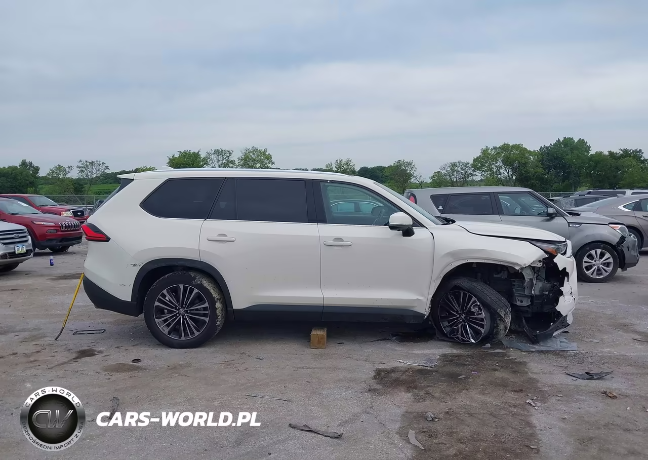 2024 Toyota Grand Highlander Hybrid Platinum Max VIN:5TDADAB53RS000771 - 13