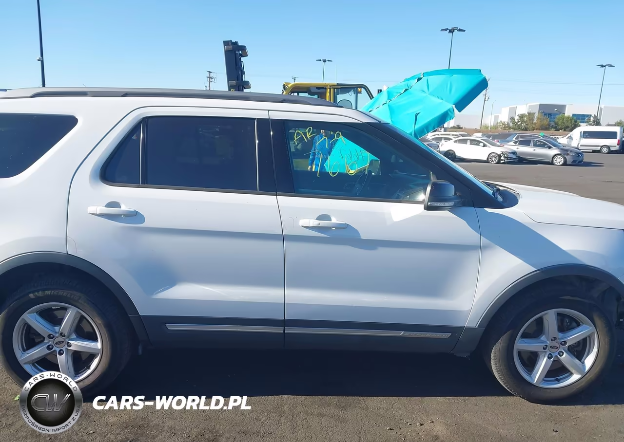 2017 Ford Explorer Xlt VIN:1FM5K8D80HGE00637 - 14