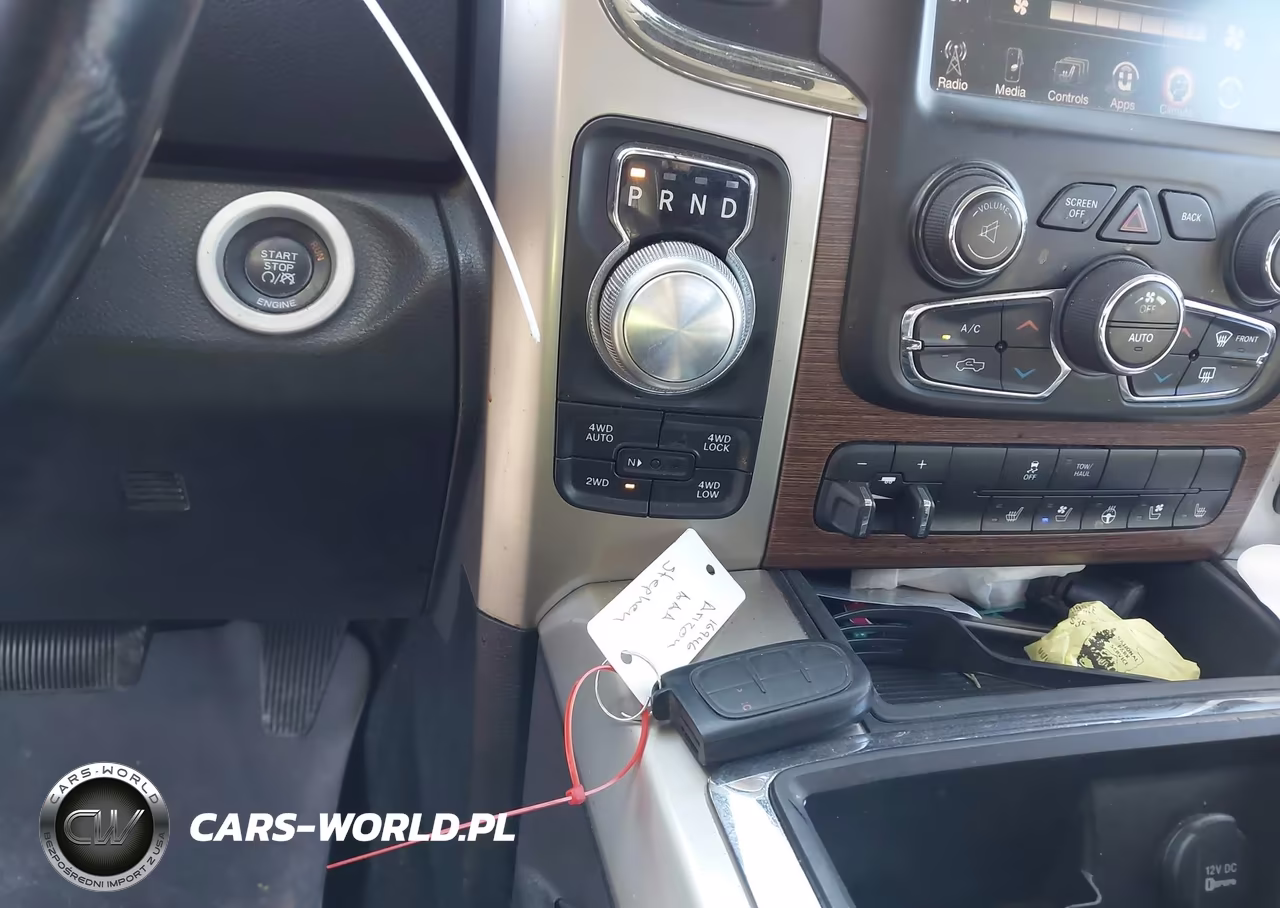 2015 Ram 1500 Laramie VIN:1C6RR7NT8FS602495 - 11