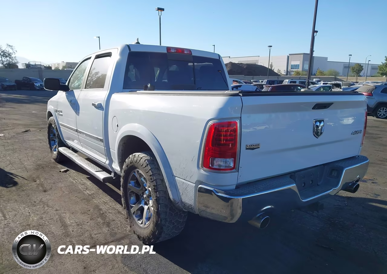 2015 Ram 1500 Laramie VIN:1C6RR7NT8FS602495 - 3