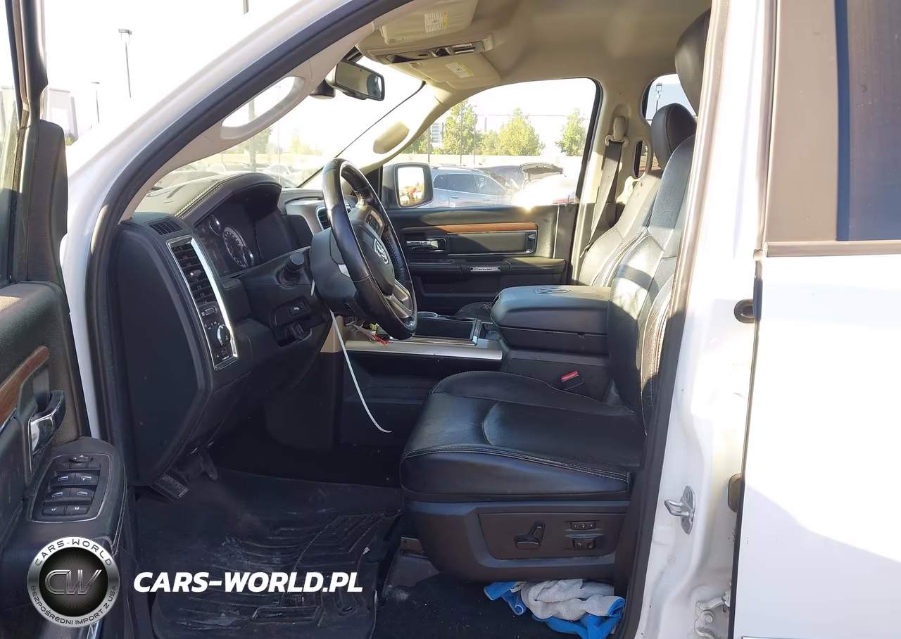2015 Ram 1500 Laramie VIN:1C6RR7NT8FS602495 - 5