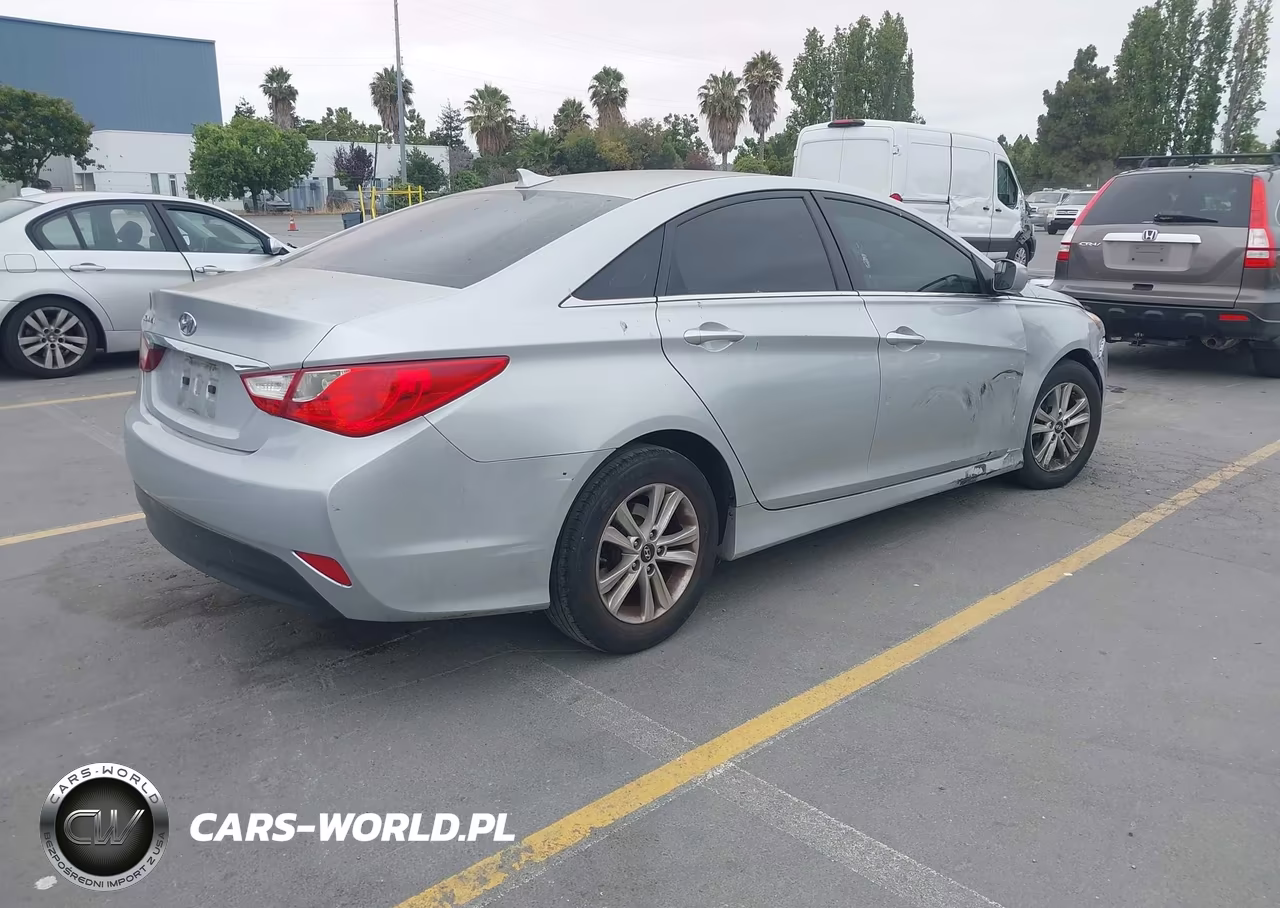 2014 Hyundai Sonata Gls VIN:5NPEB4AC3EH925060 - 4