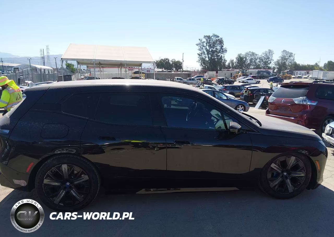 2024 BMW Ix xDrive50 VIN:WB523CF08RCP46549 - 13
