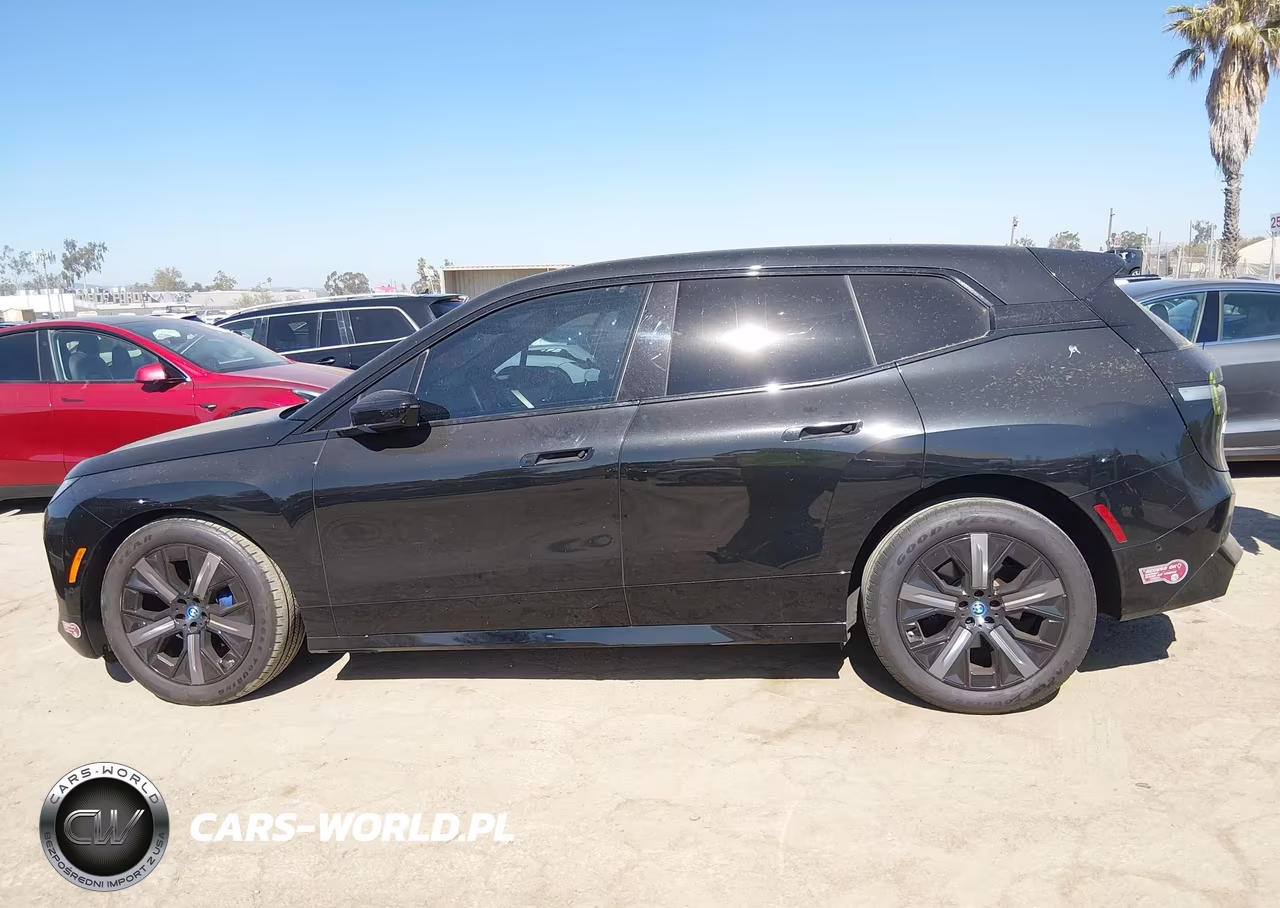 2024 BMW Ix xDrive50 VIN:WB523CF08RCP46549 - 14