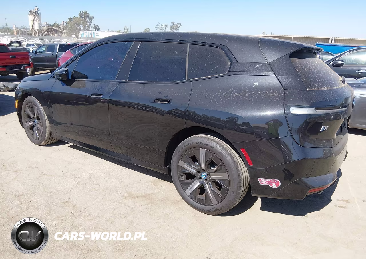 2024 BMW Ix xDrive50 VIN:WB523CF08RCP46549 - 3