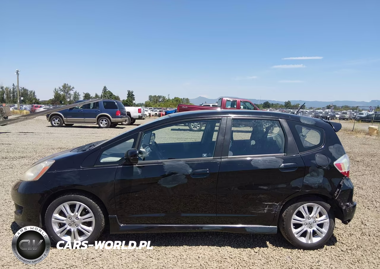 2010 Honda Fit Sport VIN:JHMGE8G47AC018999 - 14