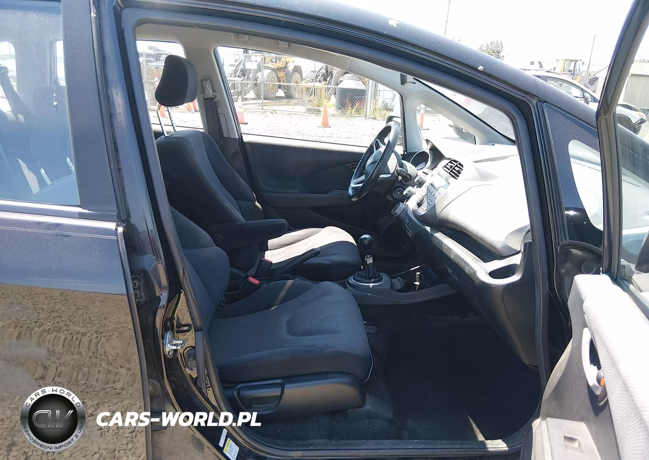 2010 Honda Fit Sport VIN:JHMGE8G47AC018999 - 5