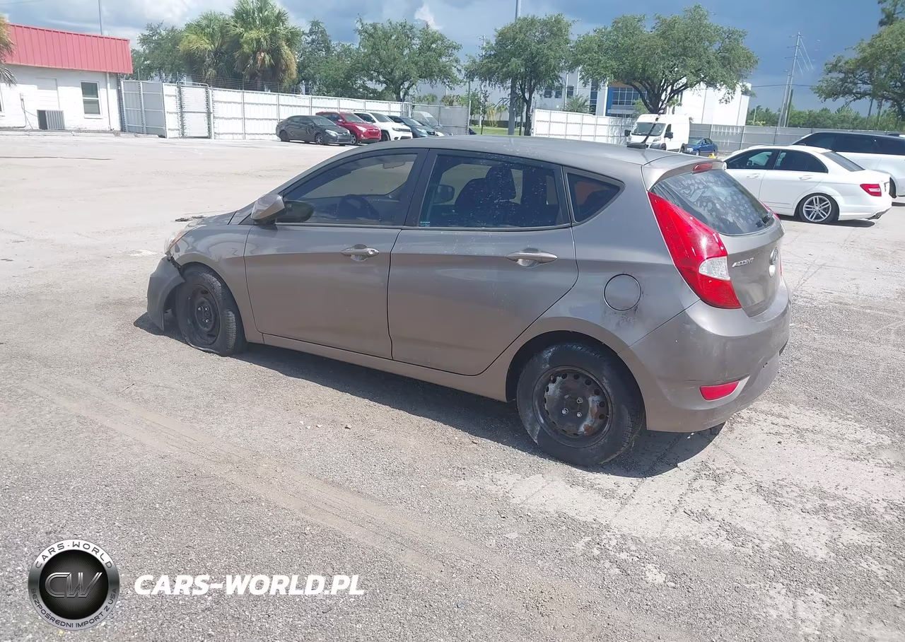 2014 Hyundai Accent Gs VIN:KMHCT5AE7EU145804 - 3