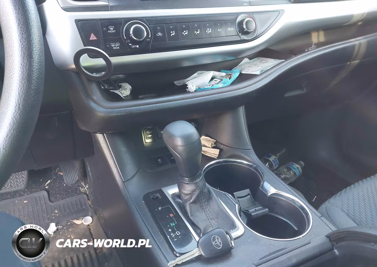 2019 Toyota Highlander Le VIN:5TDZARFH5KS052293 - 11