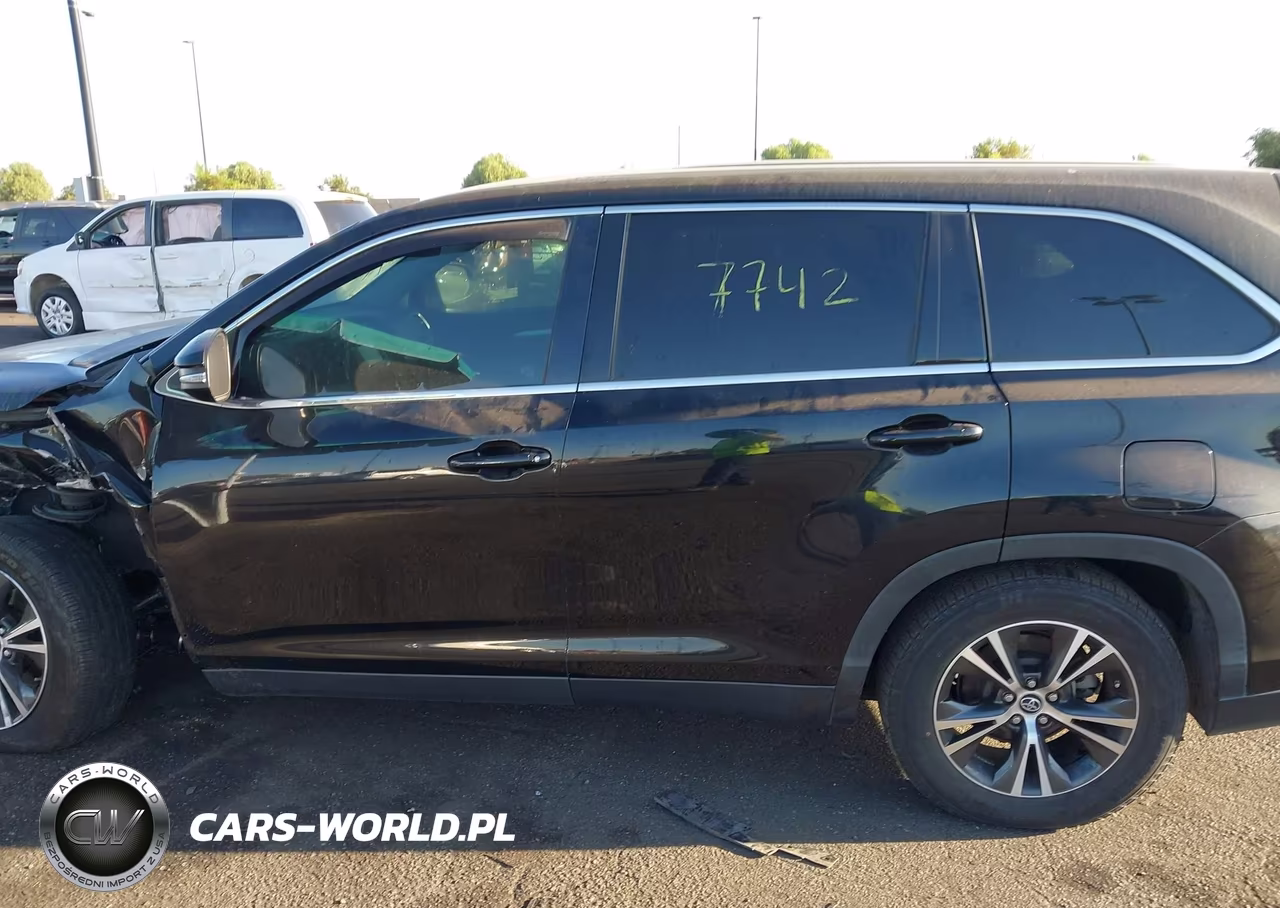 2019 Toyota Highlander Le VIN:5TDZARFH5KS052293 - 15
