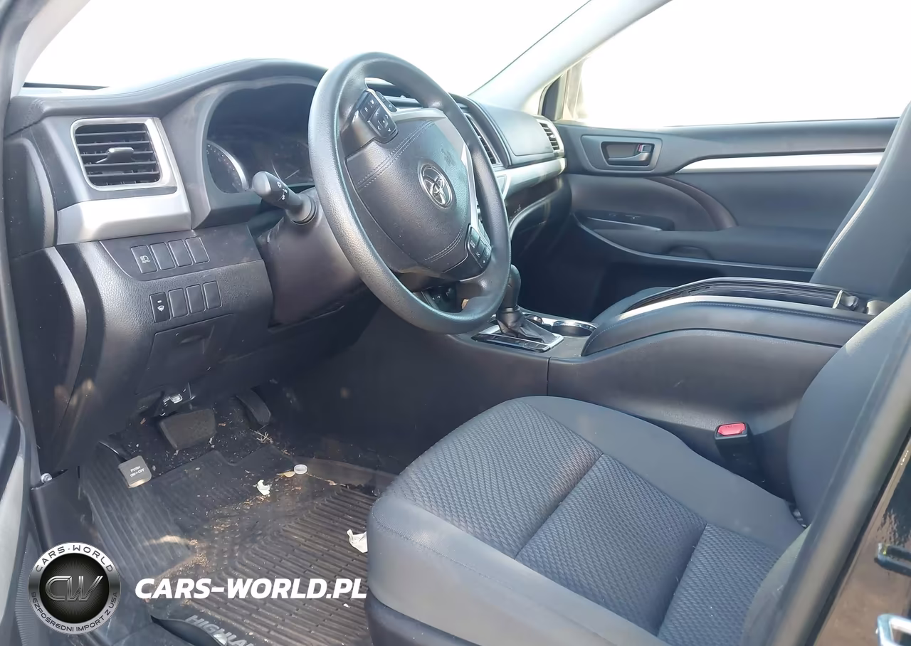 2019 Toyota Highlander Le VIN:5TDZARFH5KS052293 - 5