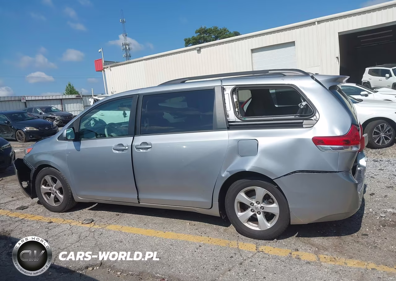 2014 Toyota Sienna Le V6 8 Passenger VIN:5TDKK3DC2ES414233 - 14