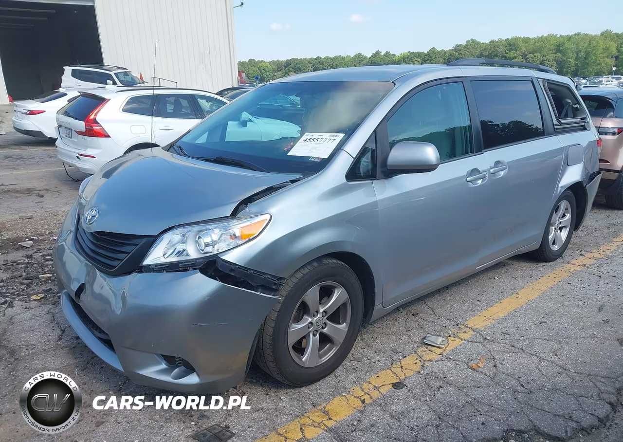2014 Toyota Sienna Le V6 8 Passenger VIN:5TDKK3DC2ES414233 - 2