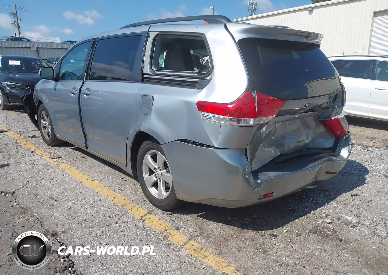 2014 Toyota Sienna Le V6 8 Passenger VIN:5TDKK3DC2ES414233 - 3