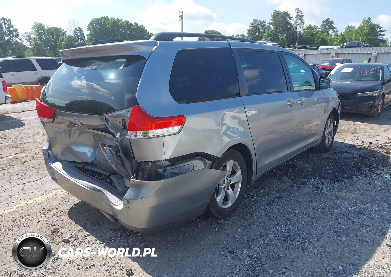 2014 Toyota Sienna Le V6 8 Passenger VIN:5TDKK3DC2ES414233 - 4