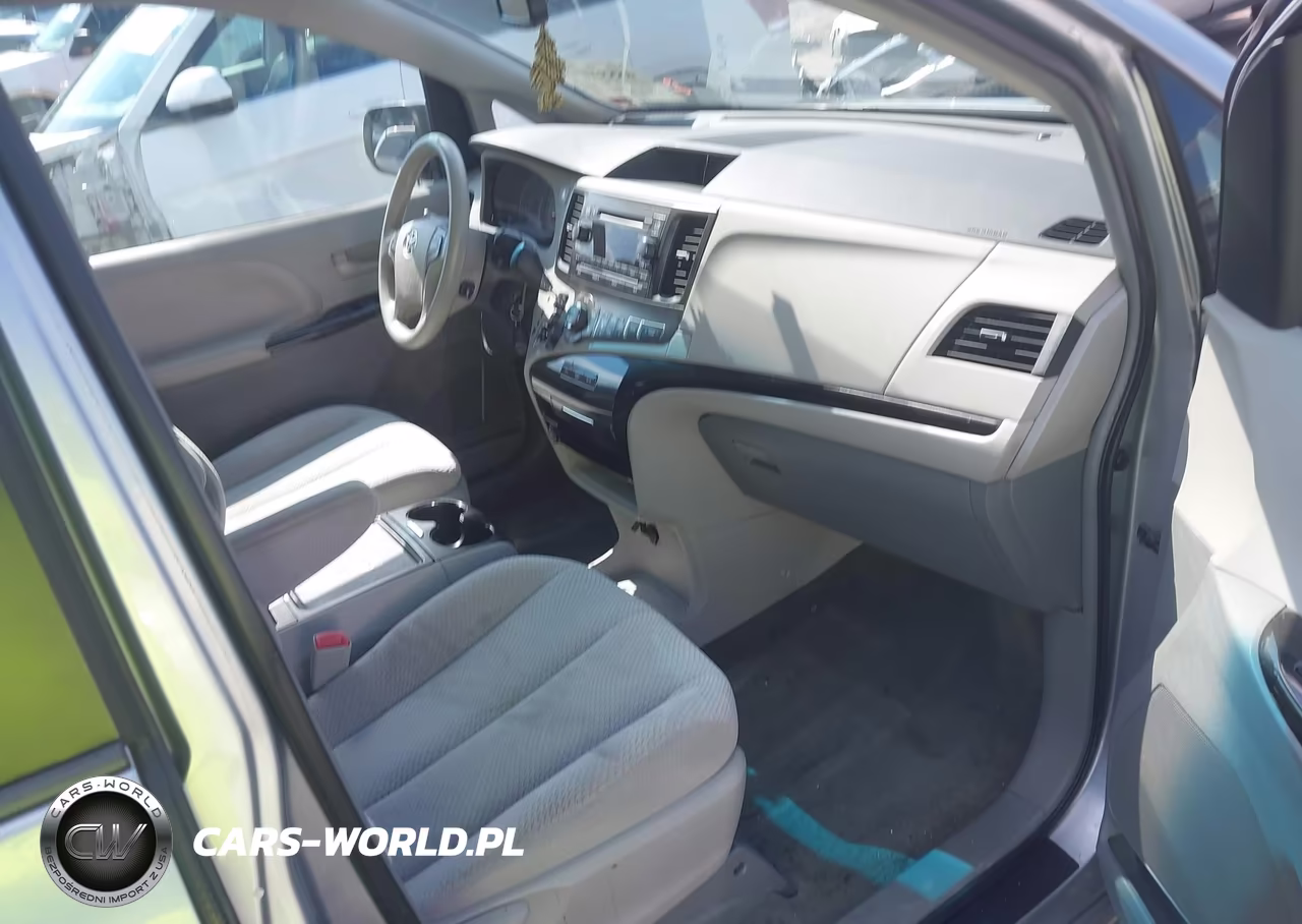 2014 Toyota Sienna Le V6 8 Passenger VIN:5TDKK3DC2ES414233 - 5