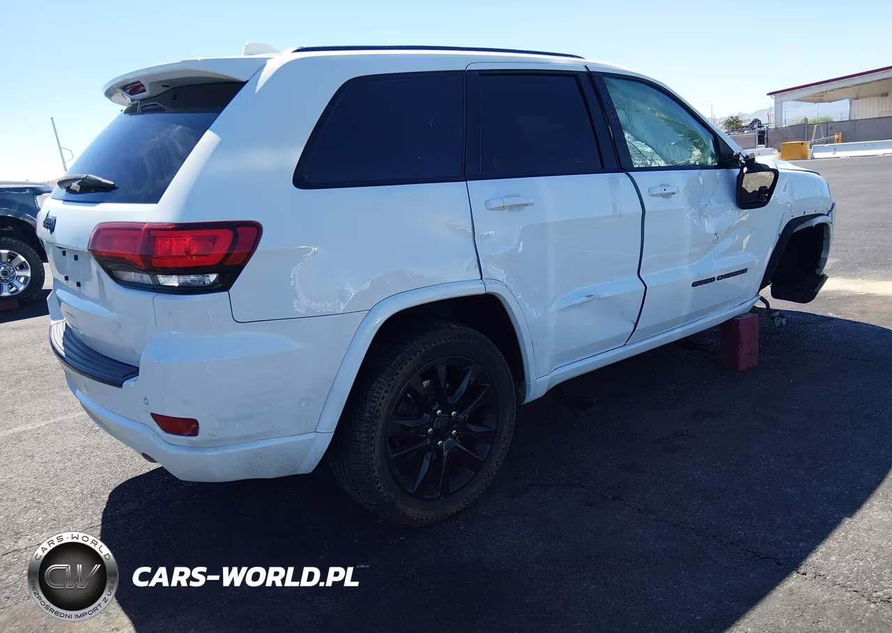 2018 Jeep Grand Cherokee Altitude 4X2 VIN:1C4RJEAG6JC153463 - 4