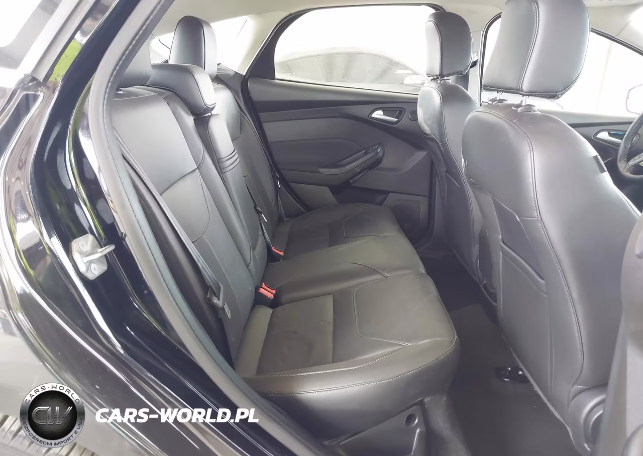 2016 Ford Focus Titanium VIN:1FADP3N21GL351619 - 8