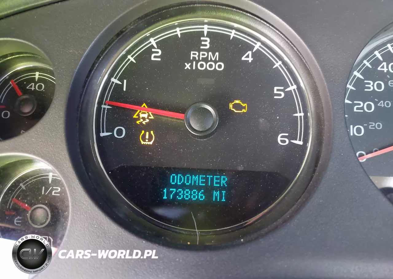 2007 GMC Yukon Sle VIN:1GKFC13017R313345 - 7