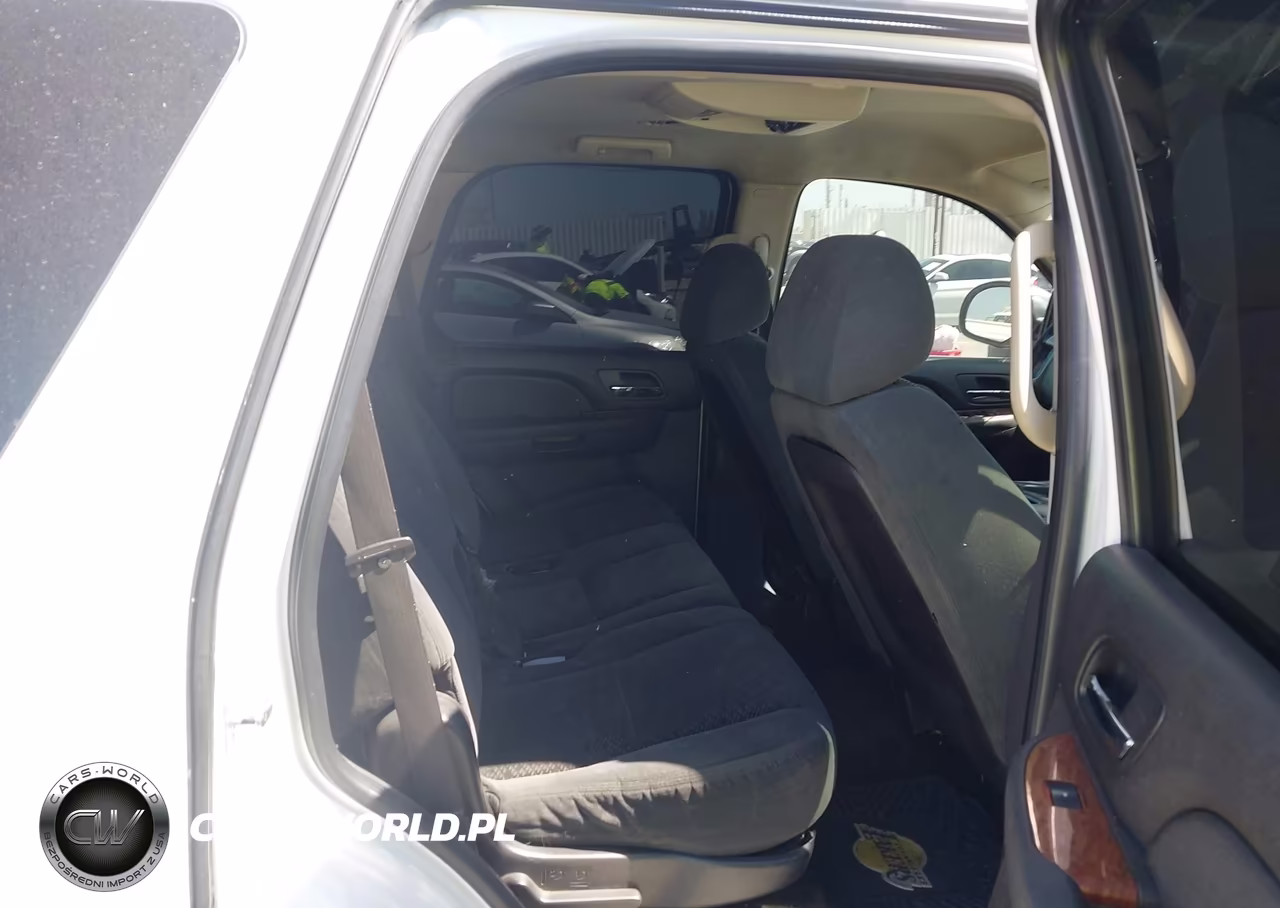2007 GMC Yukon Sle VIN:1GKFC13017R313345 - 8