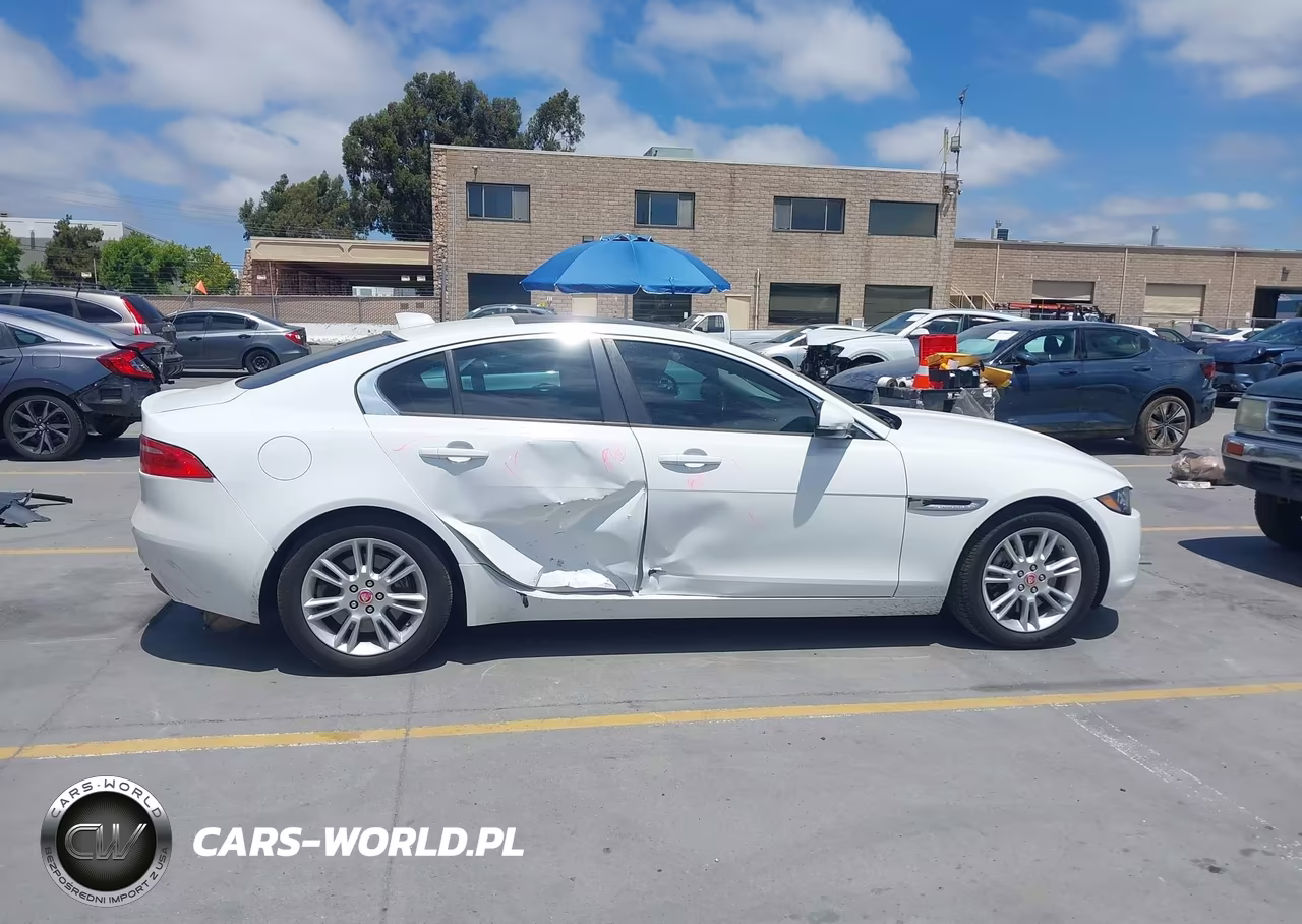 2017 Jaguar Xe 25T Premium VIN:SAJAD4BG1HA965953 - 13
