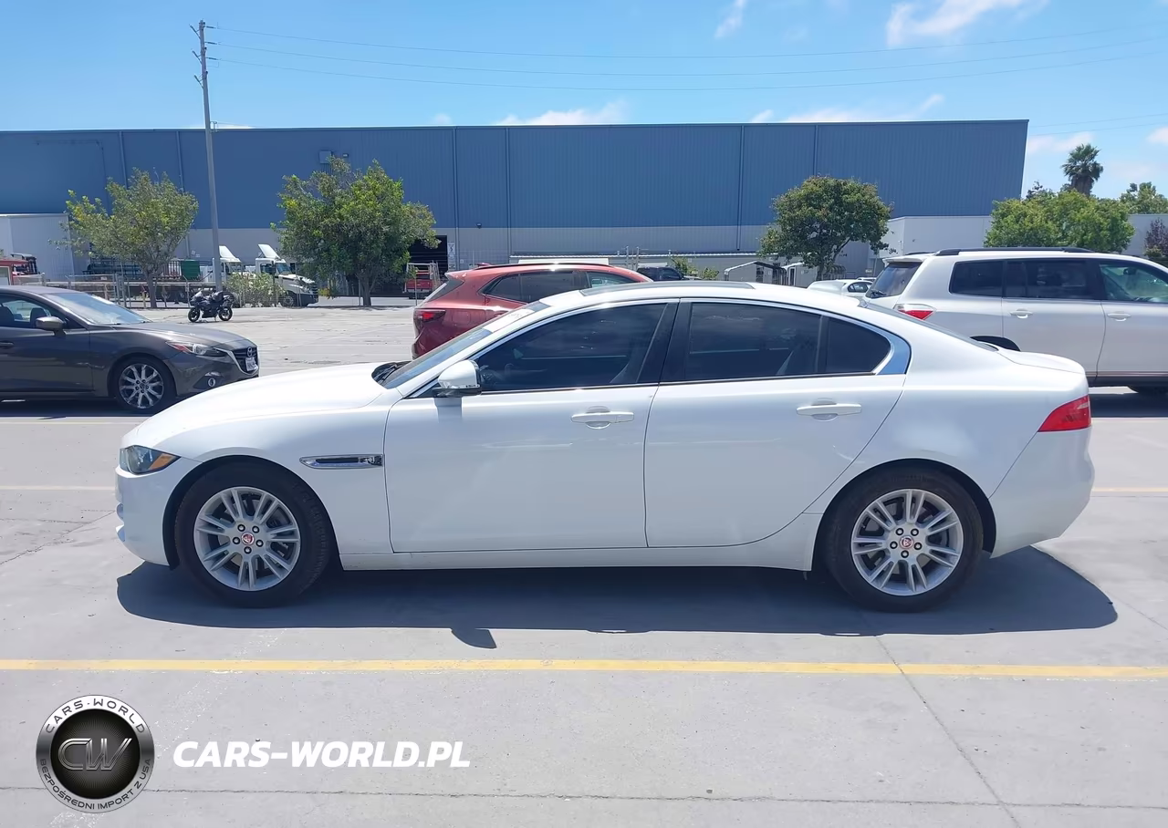 2017 Jaguar Xe 25T Premium VIN:SAJAD4BG1HA965953 - 14