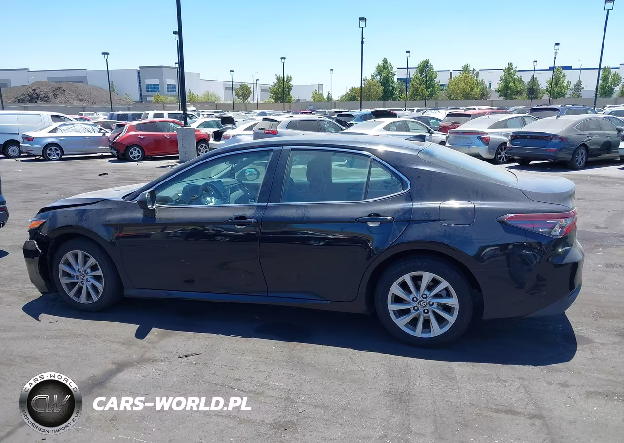 2021 Toyota Camry Le VIN:4T1C11AK1MU497358 - 14