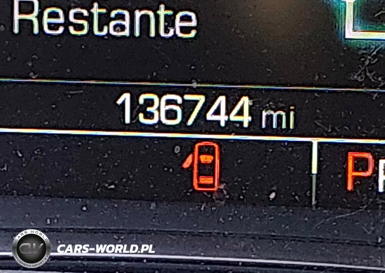 2019 Chevrolet Traverse Premier VIN:1GNERKKW9KJ117007 - 16