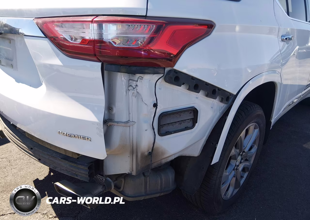 2019 Chevrolet Traverse Premier VIN:1GNERKKW9KJ117007 - 18
