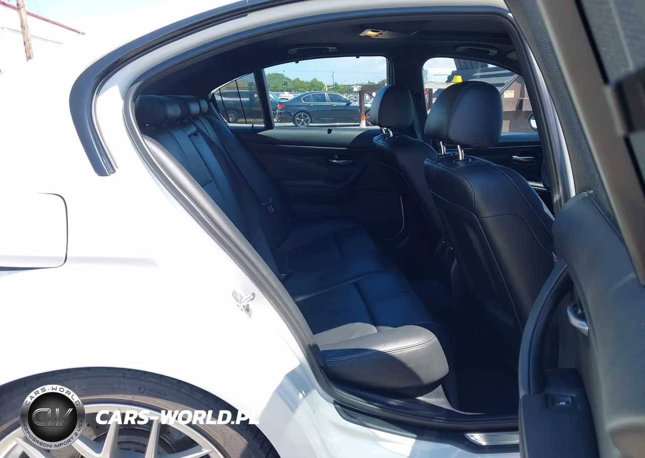 2011 BMW M3 VIN:WBSPM9C54BE202935 - 8