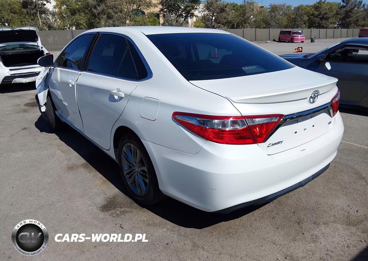 2016 Toyota Camry Se VIN:4T1BF1FKXGU256201 - 3