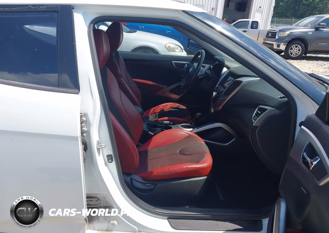 2012 Hyundai Veloster Base W-Red-Black VIN:KMHTC6AD4CU026201 - 5