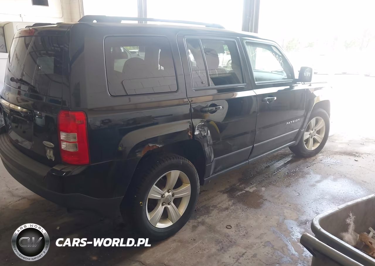 2016 Jeep Patriot Latitude VIN:1C4NJRFB0GD506916 - 4