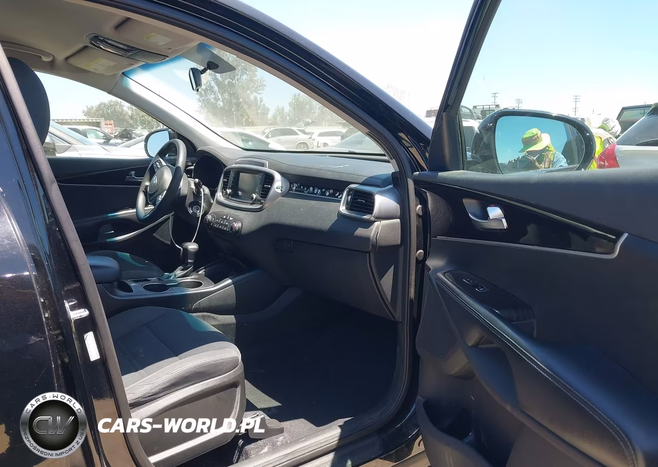 2019 Kia Sorento 2.4L L VIN:5XYPG4A37KG593489 - 5