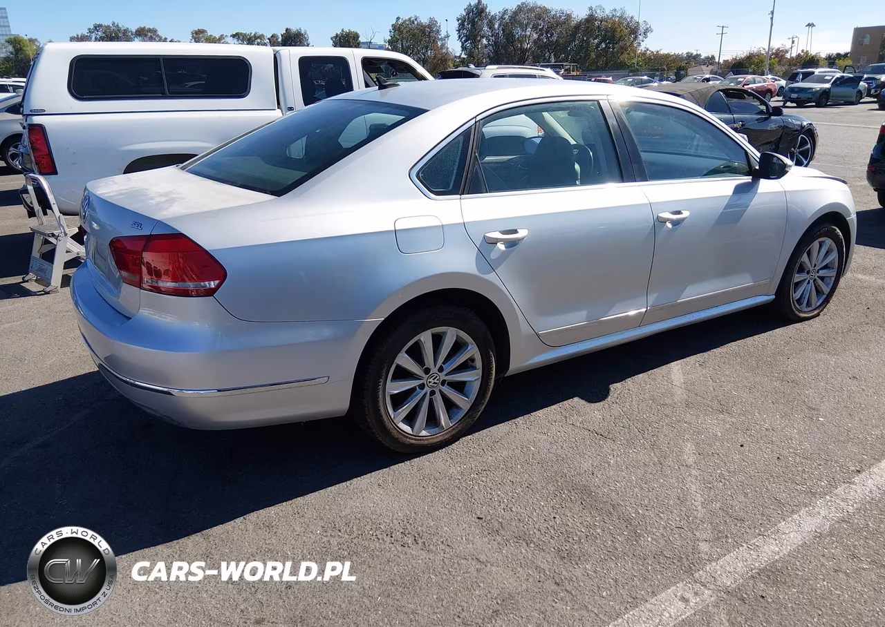 2012 Volkswagen Passat 2.5L Sel Premium VIN:1VWCP7A39CC087892 - 4
